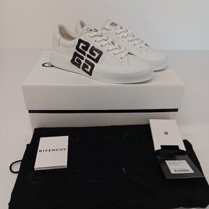 GIVENCHY  Women's 4G City Sport White/Black Low Top Sneakers -EU39/US9